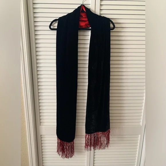Valerie Stevens Black Velvet Red Silk Shawl/Wrap - Picture 1 of 8